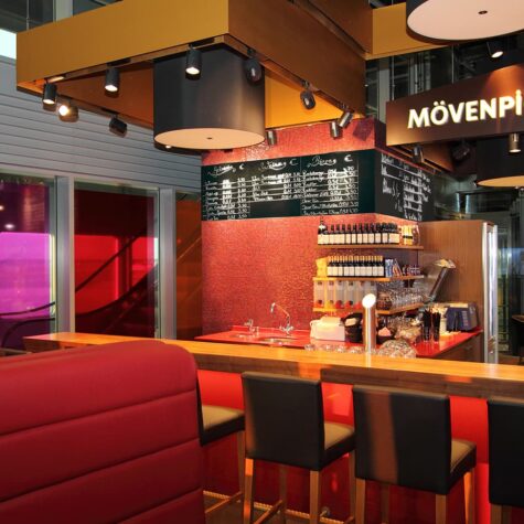 Marché Mövenpick Café, Airport